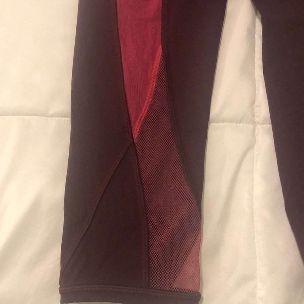 Lululemon Capri leggings in mesh mauves maroon - Picture 10 of 10